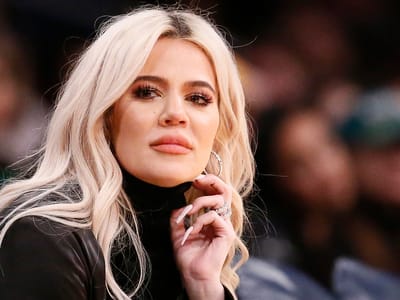 Kardashian respondió a un fan en Twitter que le preguntó sobre su estado en la Met Gala y si podía aclarar el rumor de que había sido "prohibida" en el evento.