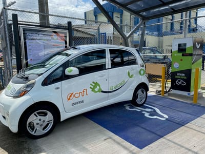 La estación de carga rápida de vehículos eléctricos en La Florida de Tibás tuvo un costo de $30.000.