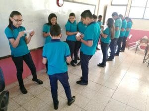 Estudiantes del Liceo de Colorado, en Abangares. Imagen confines ilustrativos cortesía del MEP.