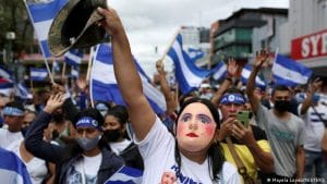 Manifestantes salieron a las calles de San José, capital de Costa Rica, para mostrar su desaprobación de las elecciones presidenciales en Nicaragua. Tomada de internet.
