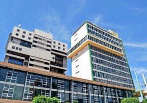 Fachada del edificio central de la Caja Costarricense de Seguro Social. (Archivo | CRHoy.com)