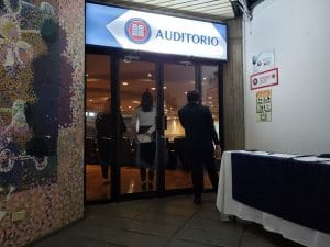 La prensa no pudo entrar al auditorio por disposición de Mideplan. (Foto: CRH)