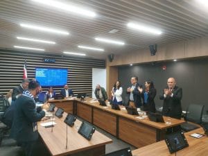 Los siete diputados de Cartago dieron 15 segundos de aplausos al equipo por su hazaña. (Foto: Cortesía)