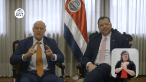Rodrigo Chaves y Stephan Brunner, presidente y vicepresidente de la República. (Captura).