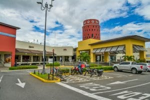 Centro comercial Paseo de las Flores (Cortesía)