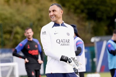 Keylor Navas no pierde la sonrisa en los entrenamientos del Paris Saint Germain.