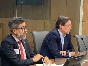 De izquierda a derecha, Jorge Luis Araya y José Álvaro Jenkins, director ejecutivo y presidente de la Uccaep. (Archivo/CRH).