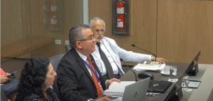 Eduardo Robert, Presidente del Inder asistió a la Asamblea Legislativa.