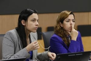 A la izquierda, Sofía Guillén, diputada del FA. (Asamblea Legislativa).