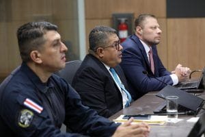 En el centro, Jorge Torres, ministro de Seguridad Pública. (Asamblea Legislativa).