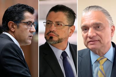 Nogui Acosta, ministro de Hacienda, Rodrigo Chaves, presidente de la República, y Arnoldo André Tinoco, canciller. (CRH).
