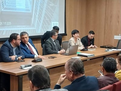 Los diputados realizaron esta actividad sin avisar a los medios de comunicación. (Foto: CRH)
