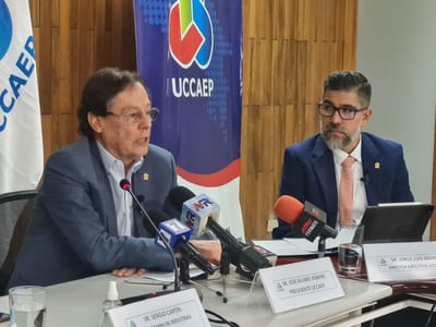 José Álvaro Jenkins y Jorge Luis Araya, presidente y director ejecutivo de la Uccaep. (Cortesía).