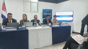 Autoridades del Mideplán. (CRH).
