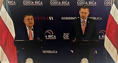 Jorge Torres, Ministro de Seguridad y Rodrigo Chaves, Presidente de la República. Foto tomada de la transmisión de YouTube de la Presidencia.