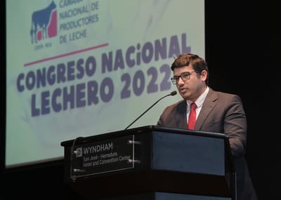 Víctor Carvajal, Ministro de Agricultura. Foto: MAG