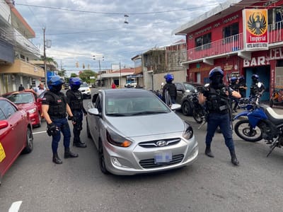 Detenciones de la Fuerza Pública en centros de ciudad. (Cortesía | Ministerio de Seguridad Pública)