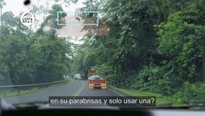 El chip estaría colocado en los parabrisas de los vehículos. Captura de pantalla/Casa Presidencial