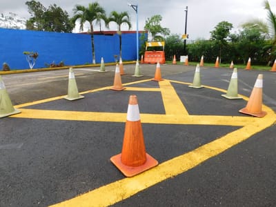 Imagen de un circuito para prueba práctica de licencia. Cortesía MOPT