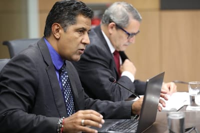 Nogui Acosta en la Comisión de Hacendarios. (Foto: Minor Solis)