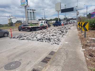 Imagen de las obras en la radial de ingreso a Alajuela. CRH