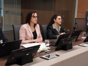 En el centro, Hazel Valverde, gerente general del Banco Central de Costa Rica. (CRH).