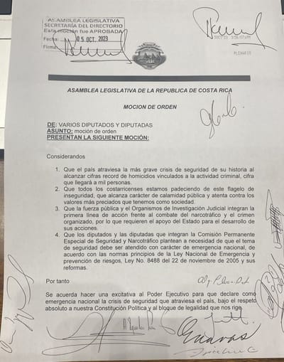 Moción aprobada.