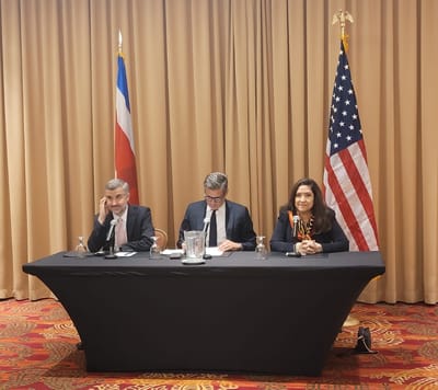 Ramin Toloui, secretario adjunto para Asuntos Económicos y Empresariales de Estados Unidos; Manuel Tovar, ministro de Comercio Exterior y Cynthia Telles, embajadora estadounidense.