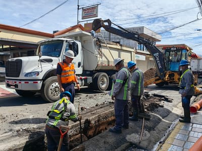 Trabajos en alcantarillado. (Foto: ESPH)