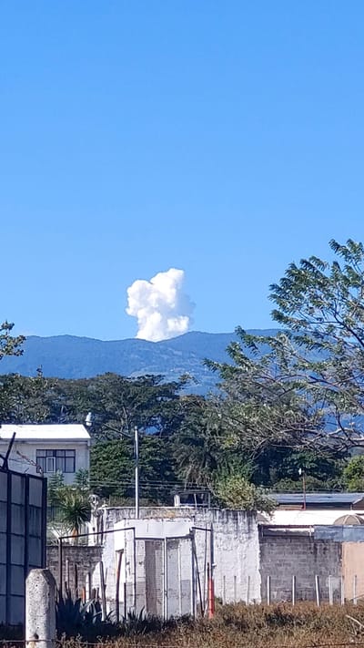 Erupción en el volcán Poás