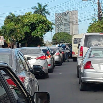 Congestionamiento vial en Barrio Cuba, San José, en la mañana de este 14 de febrero de 2024. CRH