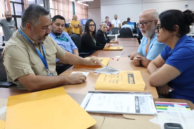 El conteo fue supervisado por los delegados de ambos partidos. Foto: TSE.