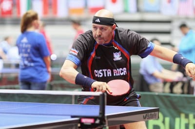 Argüello reconoce que tal vez no pueda seguir entrenando como antes, y en broma mencionó que tal vez ponga una mesa de ping-pong en la alcaldía. Foto: Redes Sociales.