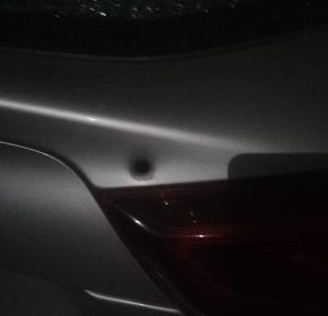 Sujetos disparan contra carro de jueza.