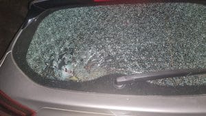 Sujetos disparan contra carro de jueza.