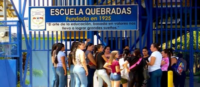 Padres piden destituir a funcionario de escuela que habría agredido sexualmente a menor.