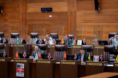 Se ocupan 29 votos para autorizar el referéndum.