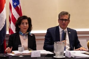 Manuel Tovar, ministro de Comex, y Gina Raimondo, secretaria de Comercio de Estados Unidos. (CRH).