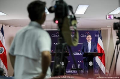 Rodrigo Chaves en conferencia de prensa.