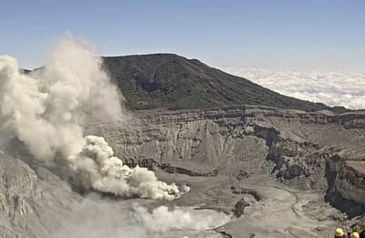 Imagen del volcán Poás este lunes 1° de abril. Cortesía Ovsicori