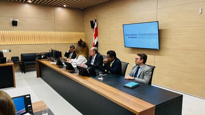 El ministro Acosta explicó la situación a los jefes de fracción este jueves. Foto: cortesía.