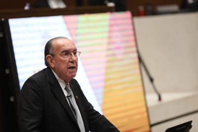 Rodrigo Arias cuestionó el accionar del mandatario, aunque le extendió construir para el bien del país. Foto: Asamblea.