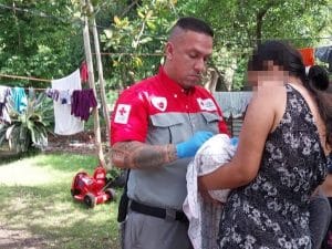 Un bebé recién nacido fue rescatado en Nicoya.
