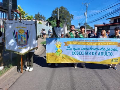 Marcha de estudiantes y vcinos de Hatillo.