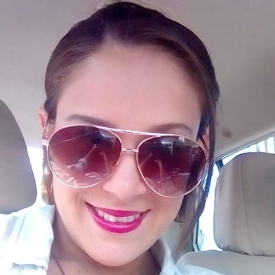 Alejandra Royo Solano tenía 38 años y dejó 3 hijas menores de edad.