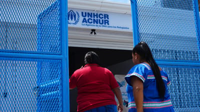Representantes de población indígena ingresando a la oficina del ACNUR en Ciudad Neily. FOTO: Natalia Díaz/ACNUR.