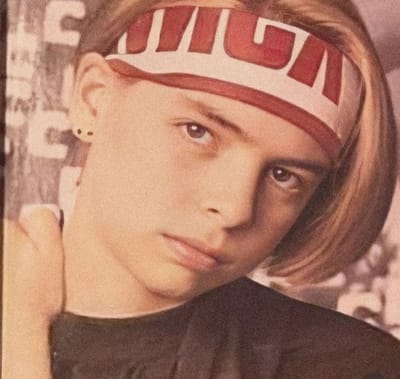 Adrián Olivares formó parte de la banda "Menudo" durante la etapa de 1990 a 1993