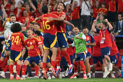 España gana 2-1 a Francia/AFP