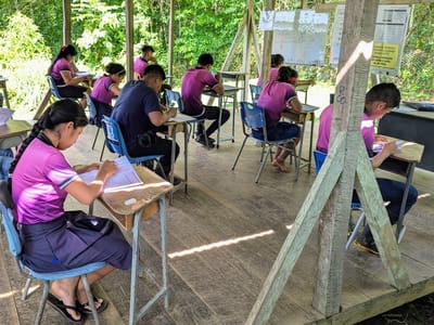 Una aplicación preliminar del examen de admisión se dio el pasado 19 de julio, en el territorio indígena fronterizo de Alto Guaymí, en Punta Burica, Golfito. Ahí se adelanta la aplicación de la prueba debido a lo difícil del acceso. Foto: TEC