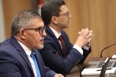Mauricio Batalla rindió cuentas a los diputados este lunes. Foto: Asamblea.